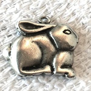 2088 Vintage Sterling Silver Rabbit Side Facing Charm Flat Large